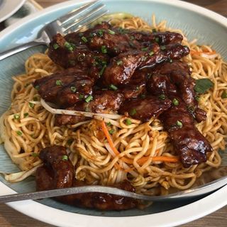 Yakisoba con ternera