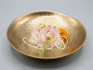 Sashimi pez hamachi (pez limón)