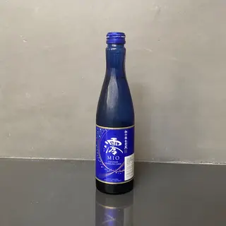 Mio Sparkling Sake japonesa