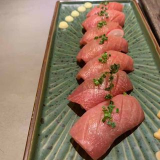 Nigiri de ventresca de atún rojo (2uds)