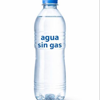 Agua sin gas