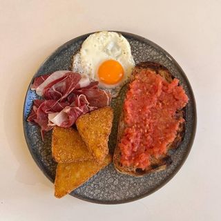 Tostada de Tomate con Jamon