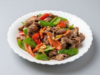 香辣牛肉Ternera salteada con picante