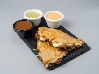 Quesadilla De Birria