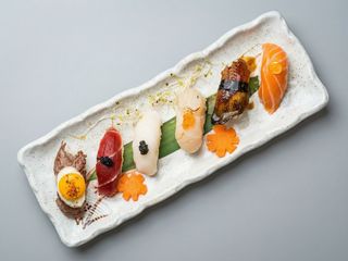 Nigiri Carne de Vacuno con Huevo de Codorniz
