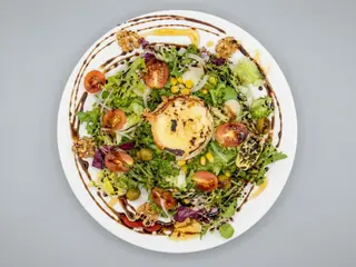 Ensalada de queso de  cabra 