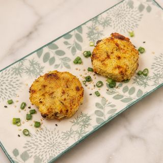 Bocado caliente de cebolla y queso