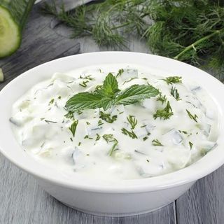 Mast o khiar (ماست و خیار)
