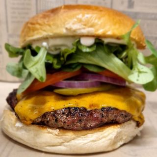 Hamburgo (همبرگر با پنیر)