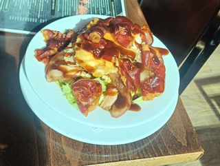 Ensalada De Queso De Cabra