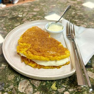 Cachapa con Ternera.