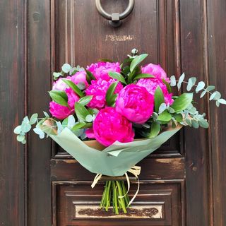 RAMO DE 10 PEONIAS