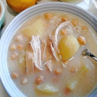 cocido con garbanzos