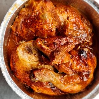 Pollo asado con salsa se almendras auténtica 
