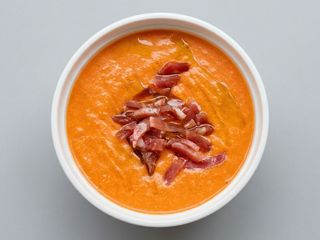 Salmorejo con jamón