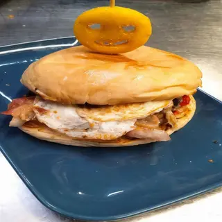 Hamburguesa El Bomba J.R.