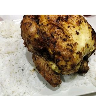 Pollo A L'Ast Entero Con Arroz Y Ensalada Hawaiana