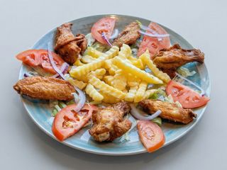 Ración De Alitas De Pollo Fritas (6 Uds.)