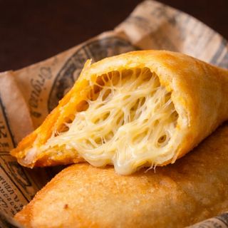 Empanada de queso latino