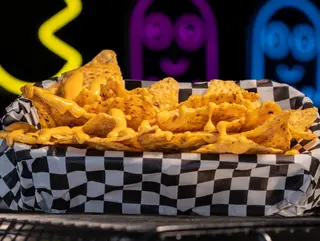 Chips con salsa de queso