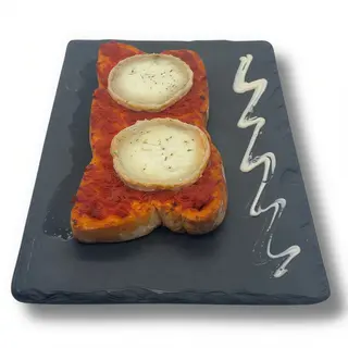 Llesca De Sobrasada Con Queso De Cabra