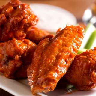 ALITAS DE POLLO EN SALSA BQQ