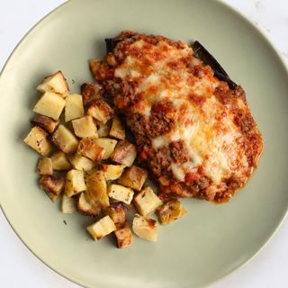 Berenjena rellena de carne con patatas (400g)