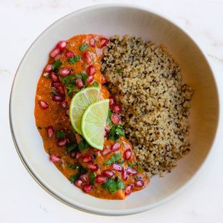 Salmón curry con quinoa by Emily Costa (400g)