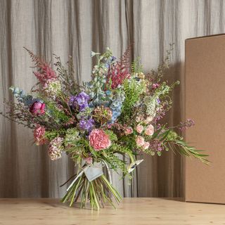 Ramo con Flores de Temporada 10T
