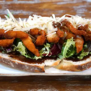 Tosta De Pollo Empanado Crujiente