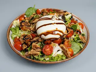 Ensalada De Queso Burrata