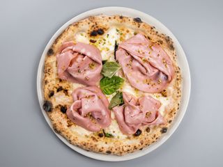 Pizza mortadela & albahaca (35 Cm.)