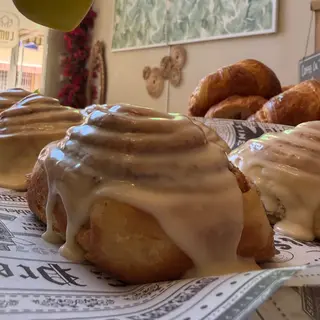 HOMEMADE CINNAMON ROLL