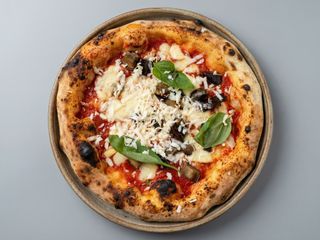 Pizza Provola y Capra