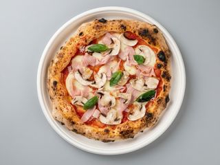 Pizza Jamón Y Champiñones