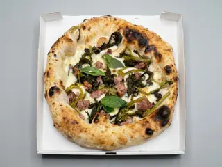 Pizza Salsiccia y Friarielli