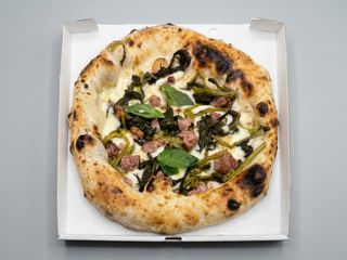 Pizza Salsiccia y Friarielli