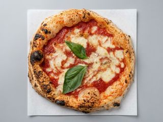 Pizza provola y pimienta 