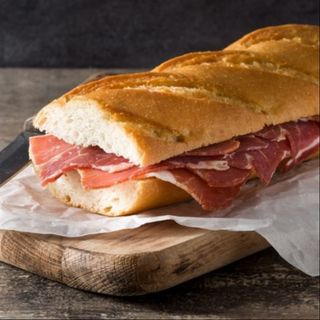 Bocadillo Lomo Simple