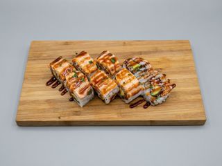 Aburi salmon roll