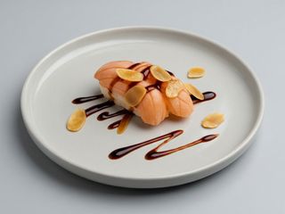 100.Nigir Salmon Flameado con Almendra 