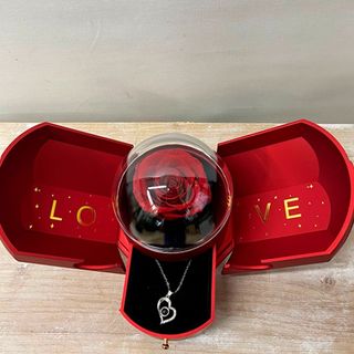 Joyero Love Rosa preservada con collar