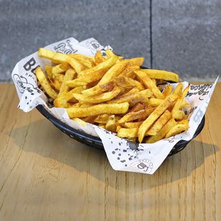 Patatas Frescas Fritas Especiadas (Ración)