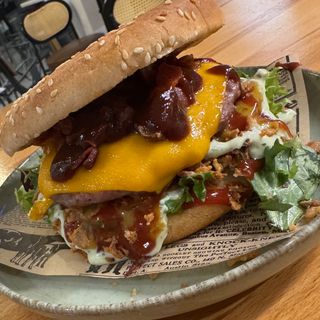 HAMBURGESA VENEZUELA FOOD