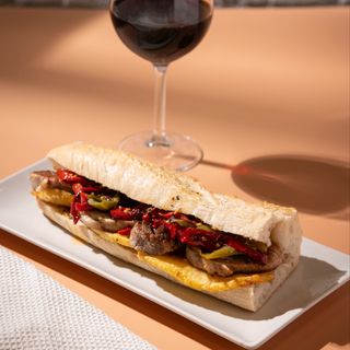 Bocadillo más Bebida