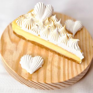 Porción De Tarta De Limón Y Merengue
