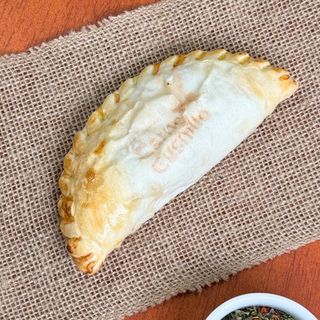 Empanada Criolla de Carne Cortada a Cuchillo (2519)