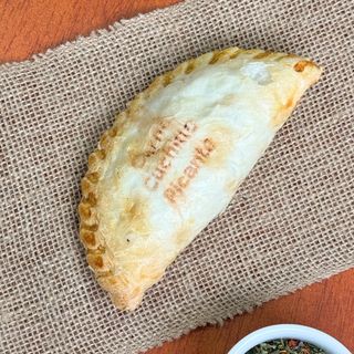 Empanada De Carne Picante estilo Argentina (2520)