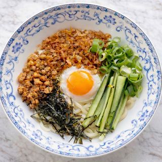 Udon de pollo al sésamo