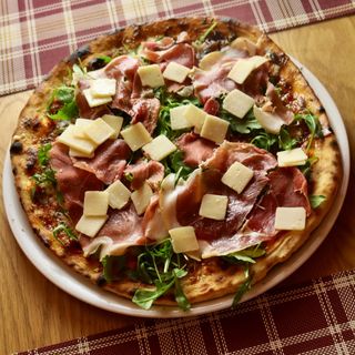 Pizza De Parma E Rúcula